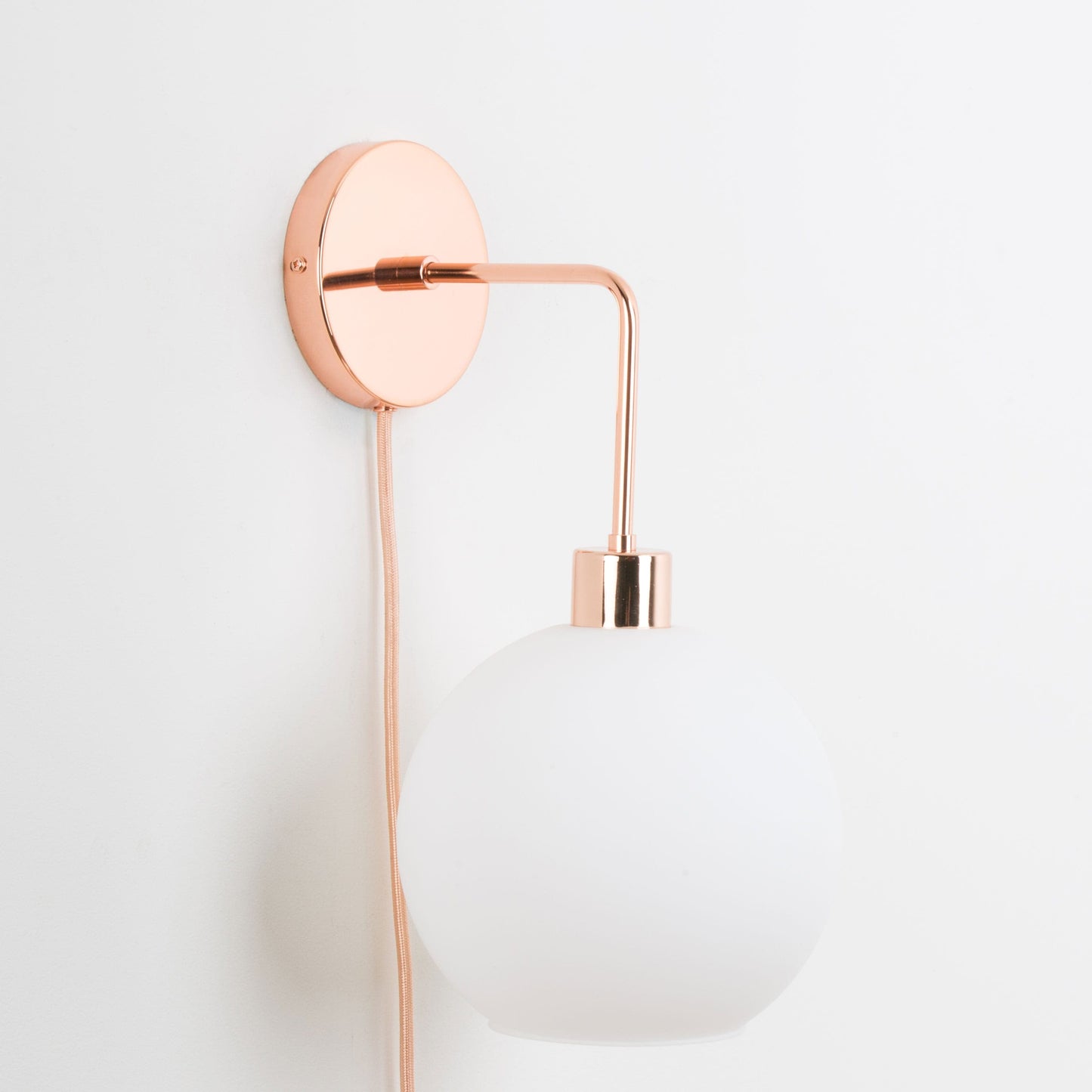 Plug-In Bend Solo 8in Globe Sconce