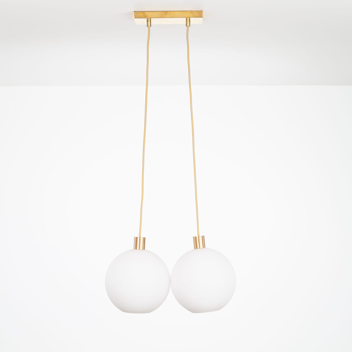 AiO Dash Multiport Chandelier - Glass Globe 2 / Brass / 10in Matte White