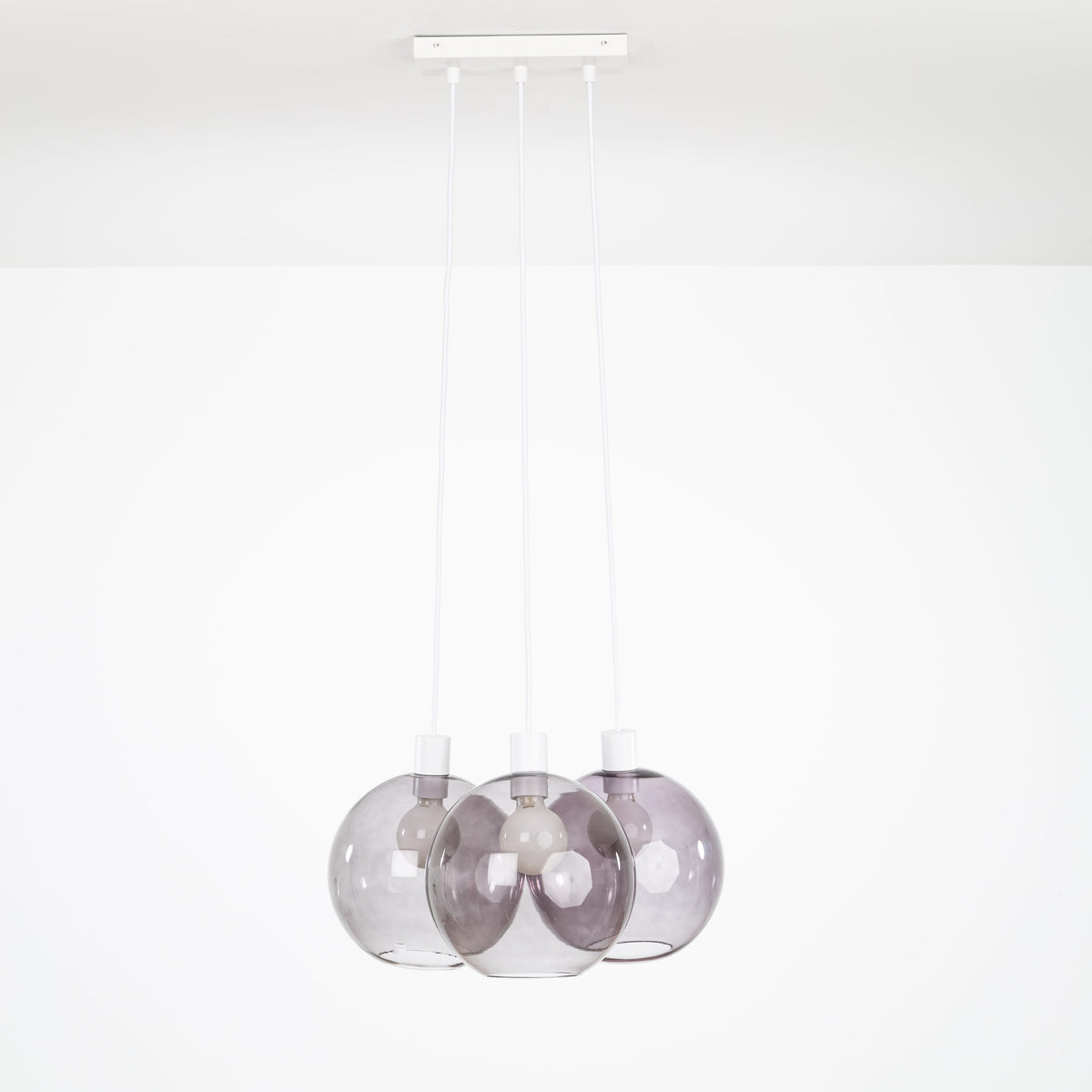 AiO Dash Multiport Chandelier - Glass Globe 3 / White / 10in Smoke