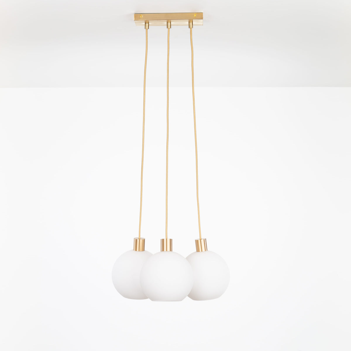 AiO Dash Multiport Chandelier - Glass Globe 3 / Brass / 8in Matte White