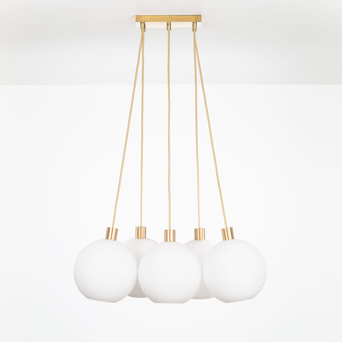 AiO Dash Multiport Chandelier - Glass Globe 5 / Brass / 10in Matte White