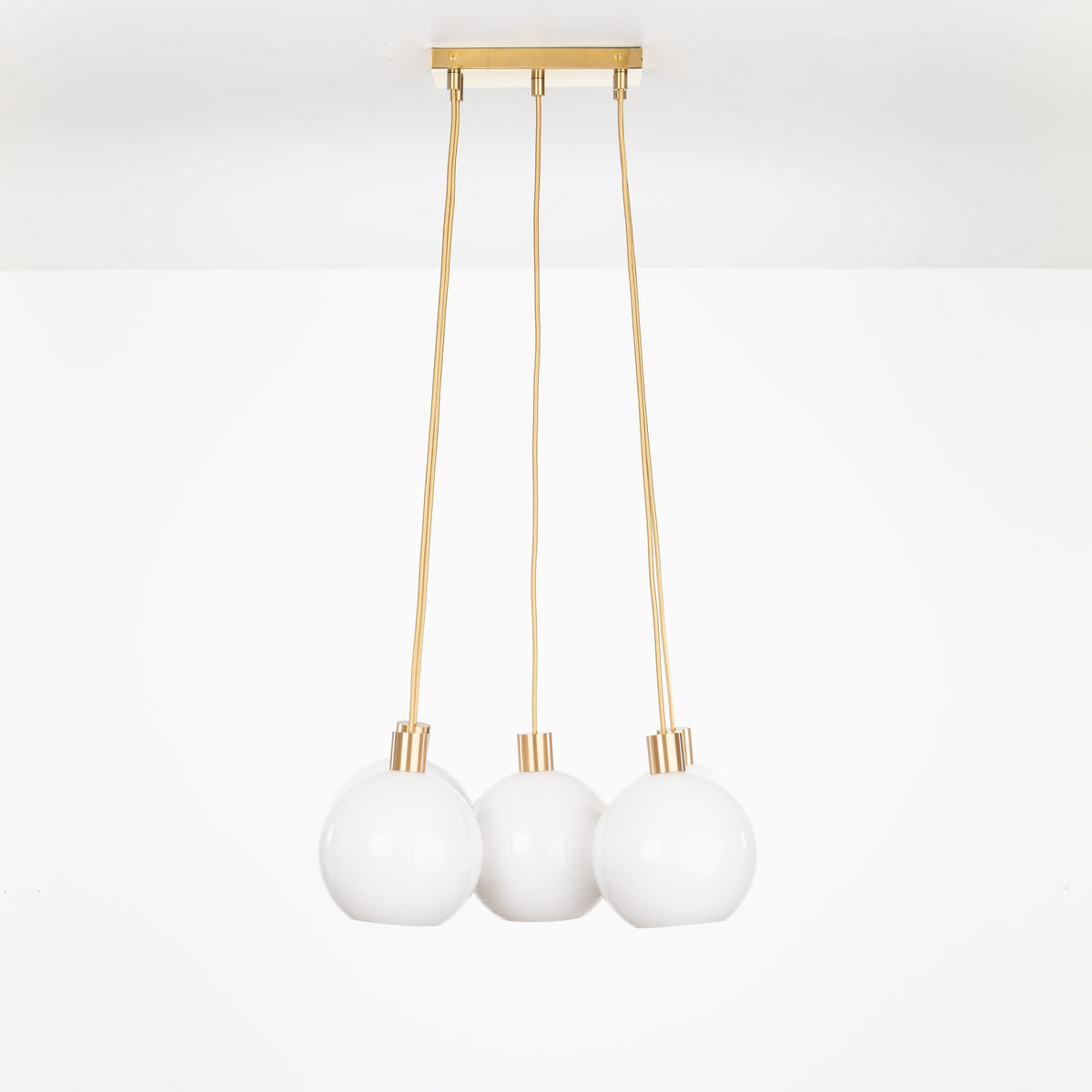 AiO Dash Multiport Chandelier - Glass Globe 5 / Brass / 8in Milk