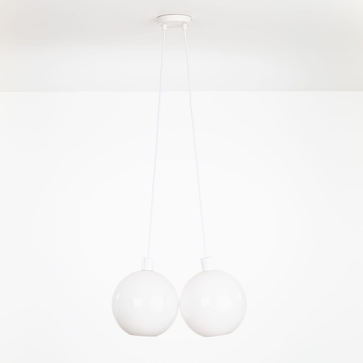 AiO Dot Multiport Chandelier - Glass Globe 2 / White / 10in Milk
