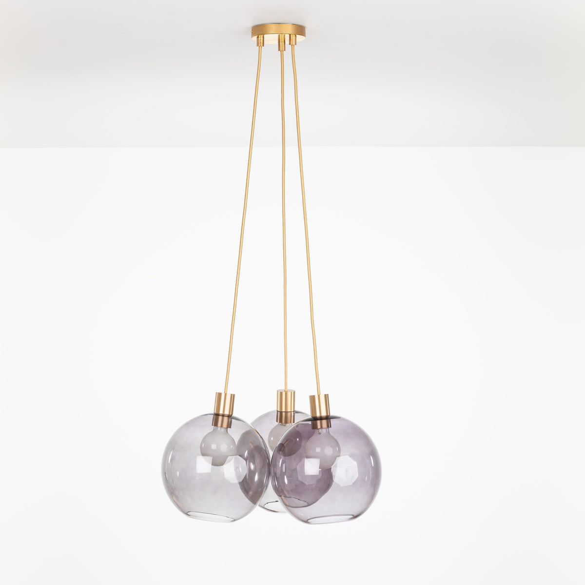 AiO Dot Multiport Chandelier - Glass Globe 3 / Brass / 10in Smoke