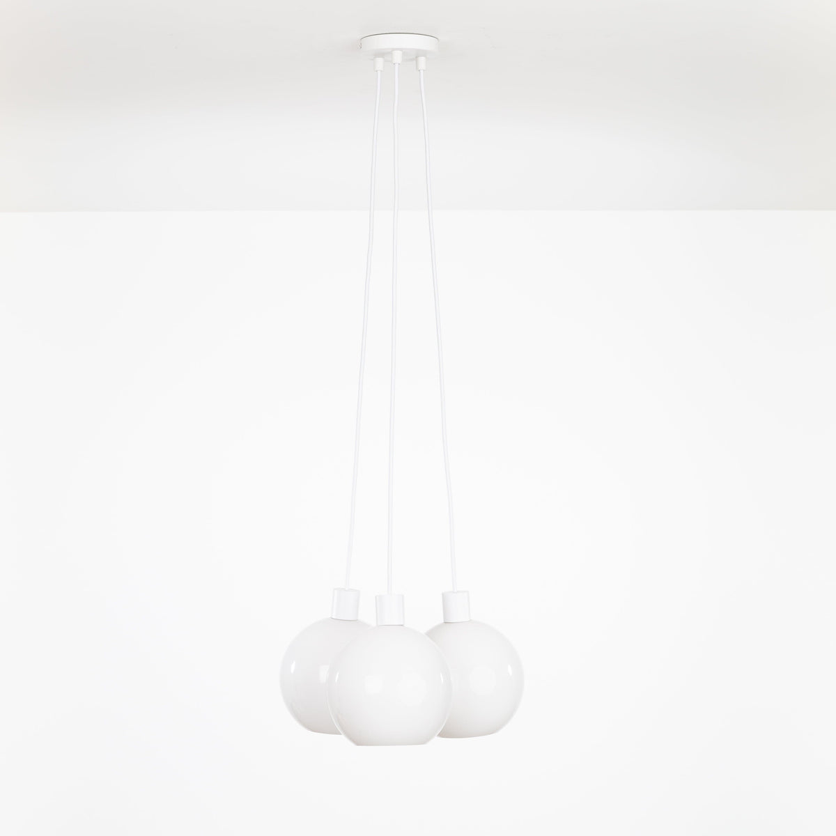 AiO Dot Multiport Chandelier - Glass Globe 3 / White / 8in Milk