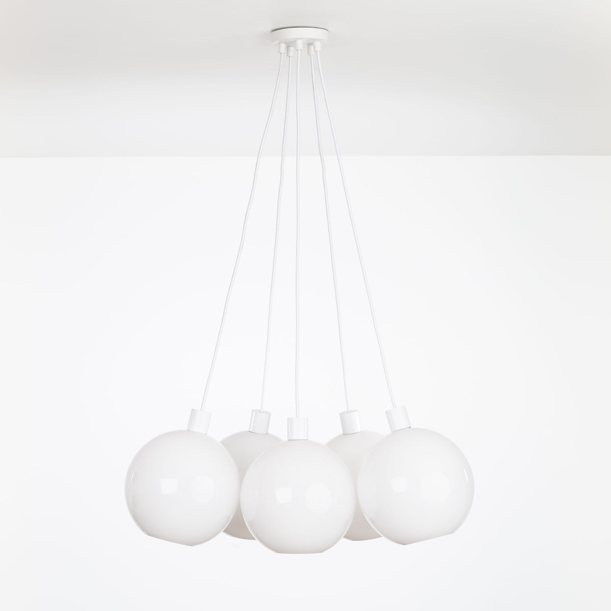 AiO Dot Multiport Chandelier - Glass Globe 5 / White / 10in Milk