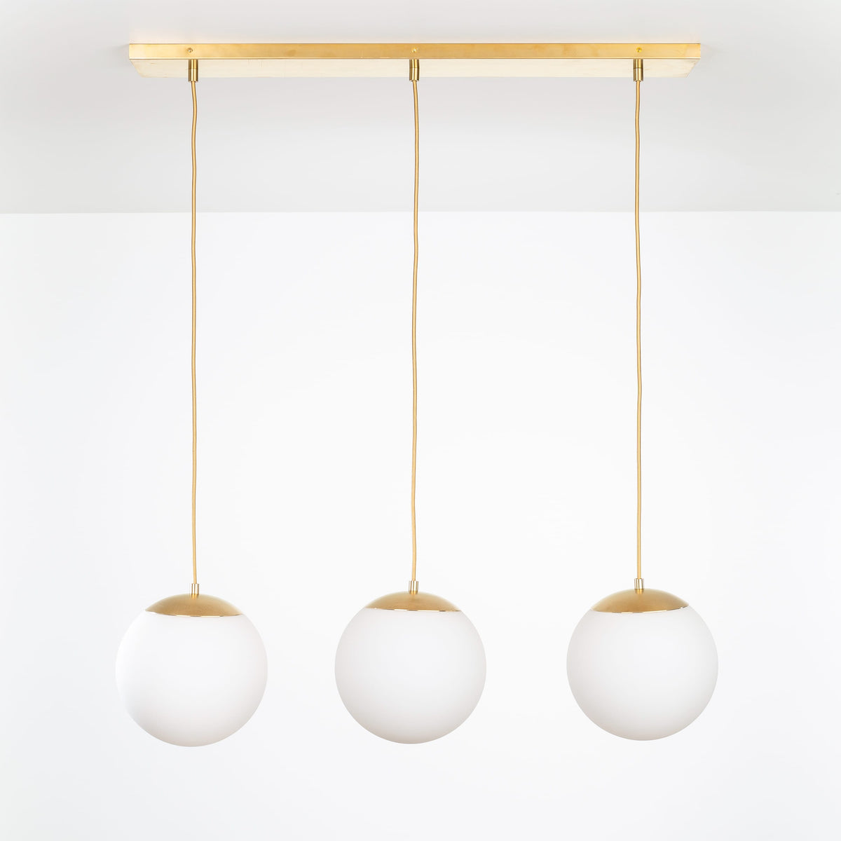 Mod Globe 3-Line Chandelier Brass / 10in Matte White