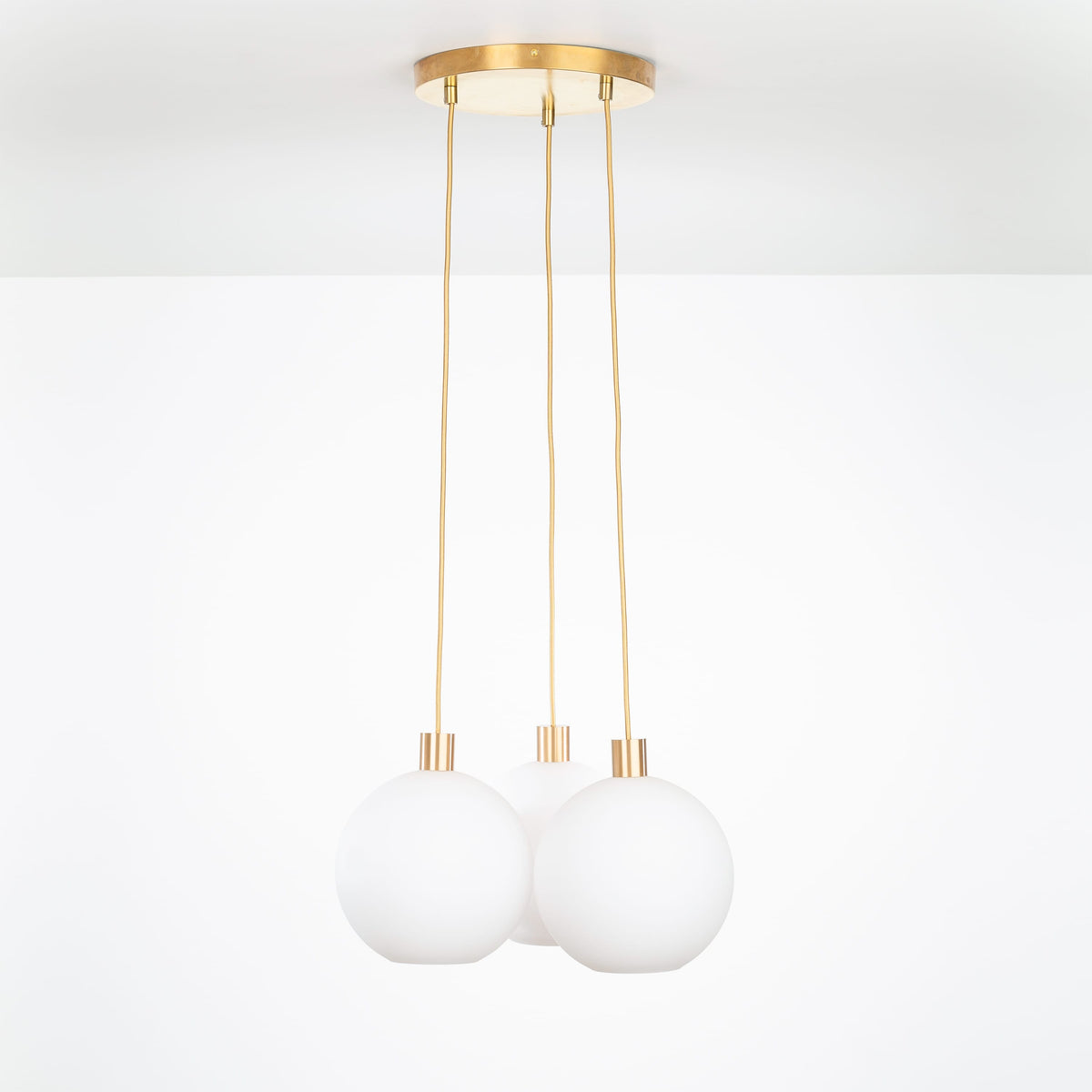 AiO Loop Multiport Chandelier - Glass Globe 3 / Brass / 10in Milk