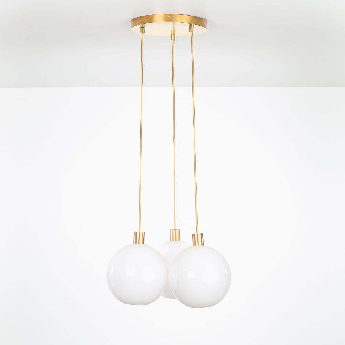 AiO Loop Multiport Chandelier - Glass Globe 3 / Brass / 10in Matte White
