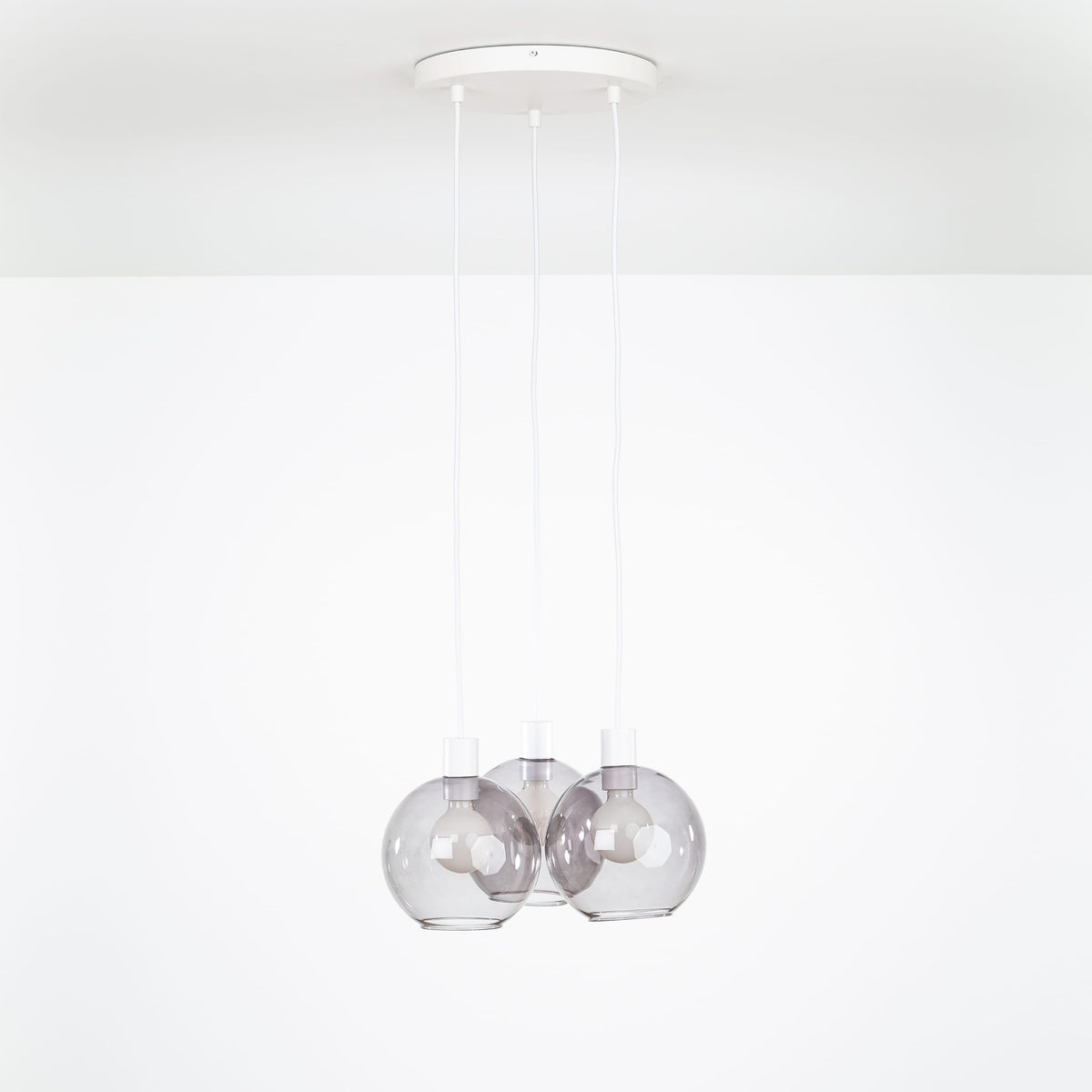 AiO Loop Multiport Chandelier - Glass Globe 3 / White / 8in Smoke