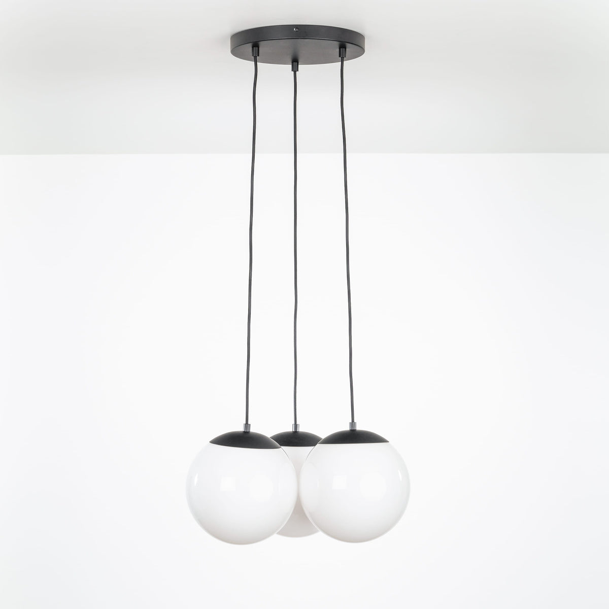 Mod Globe Loop Multiport Chandelier 3 / Black / 10in Milk