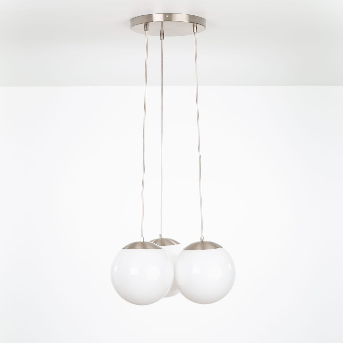 Mod Globe Loop Multiport Chandelier 3 / Nickel / 10in Milk