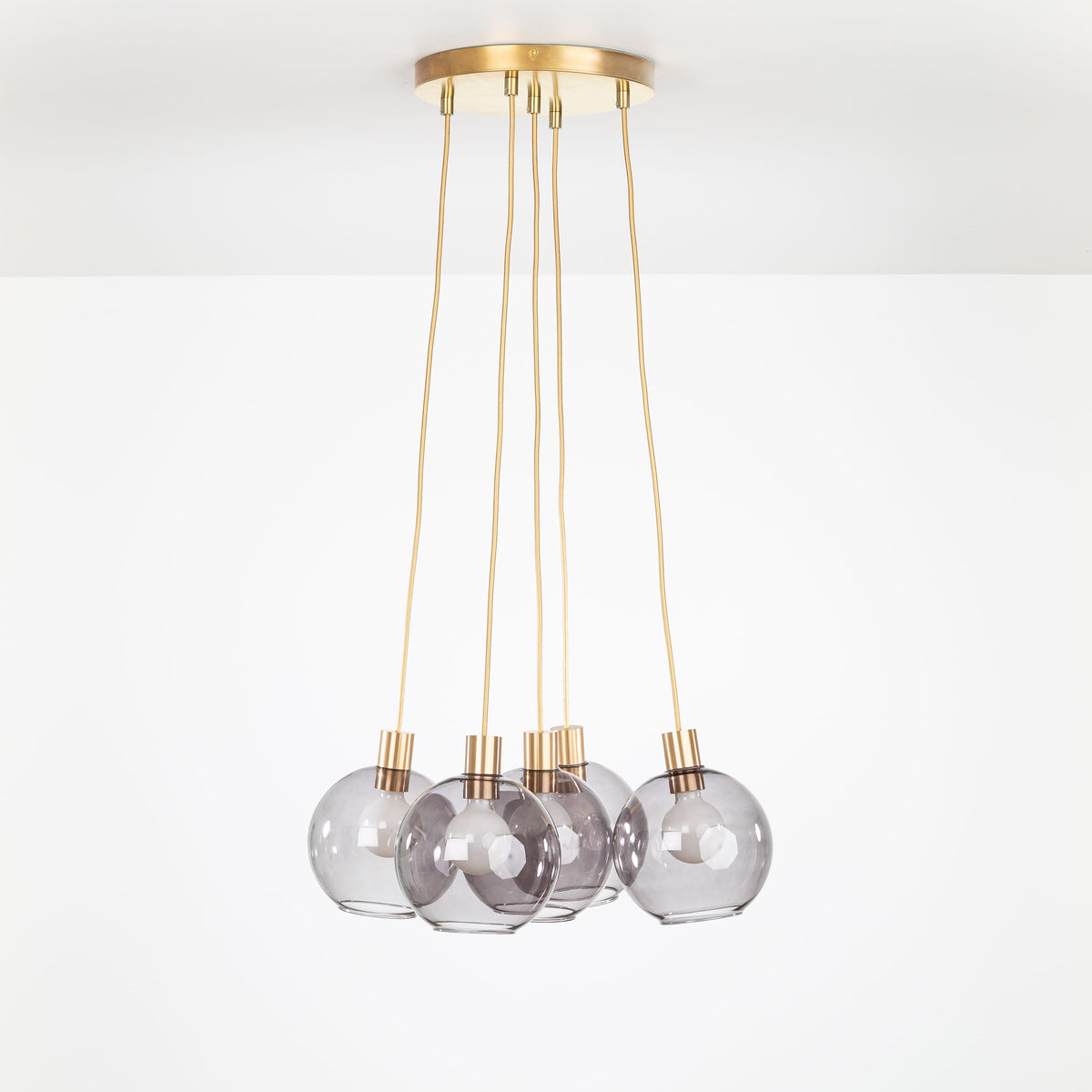 AiO Loop Multiport Chandelier - Glass Globe 5 / Brass / 8in Smoke