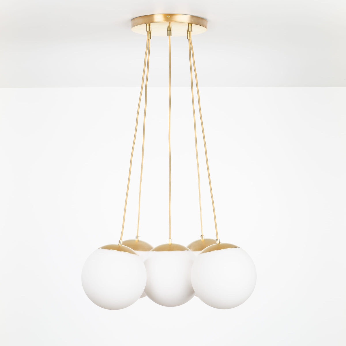 Mod Globe Loop Multiport Chandelier 5 / Brass / 10in Matte White
