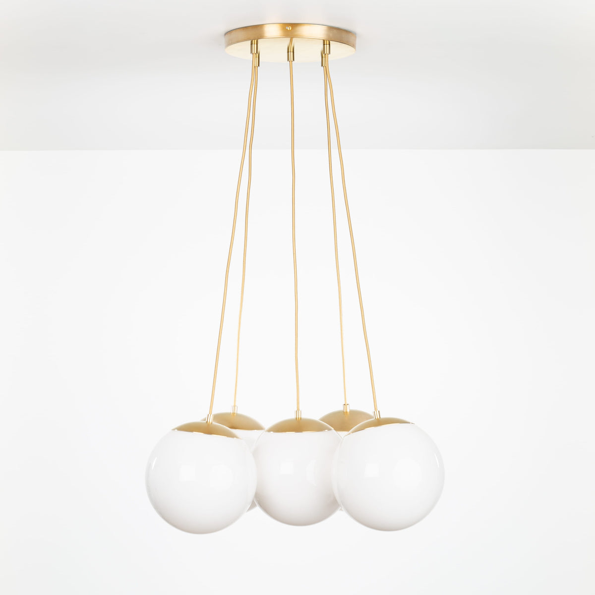 Mod Globe Loop Multiport Chandelier 5 / Brass / 10in Milk