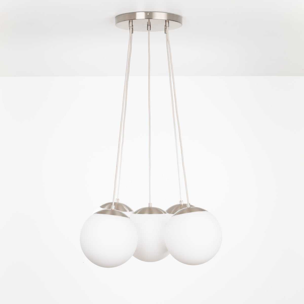 Mod Globe Loop Multiport Chandelier 5 / Nickel / 10in Matte White