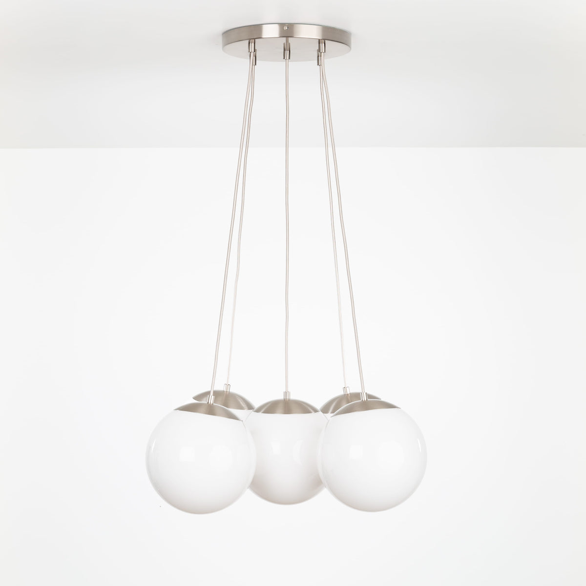 Mod Globe Loop Multiport Chandelier 5 / Nickel / 10in Milk