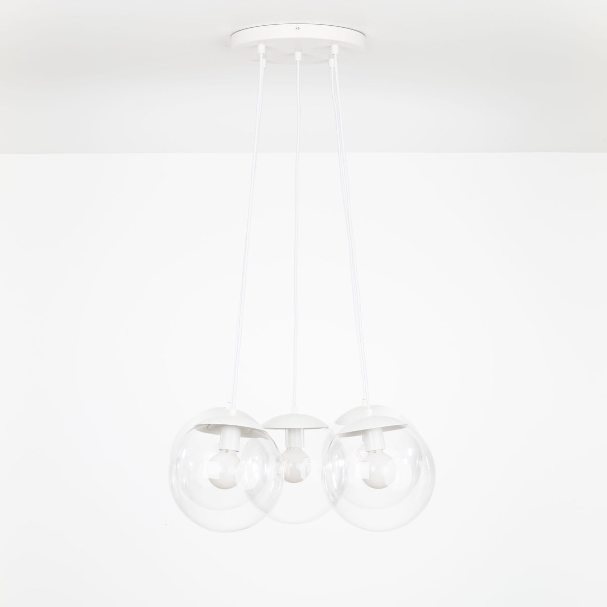Mod Globe Loop Multiport Chandelier 5 / White / 10in Clear