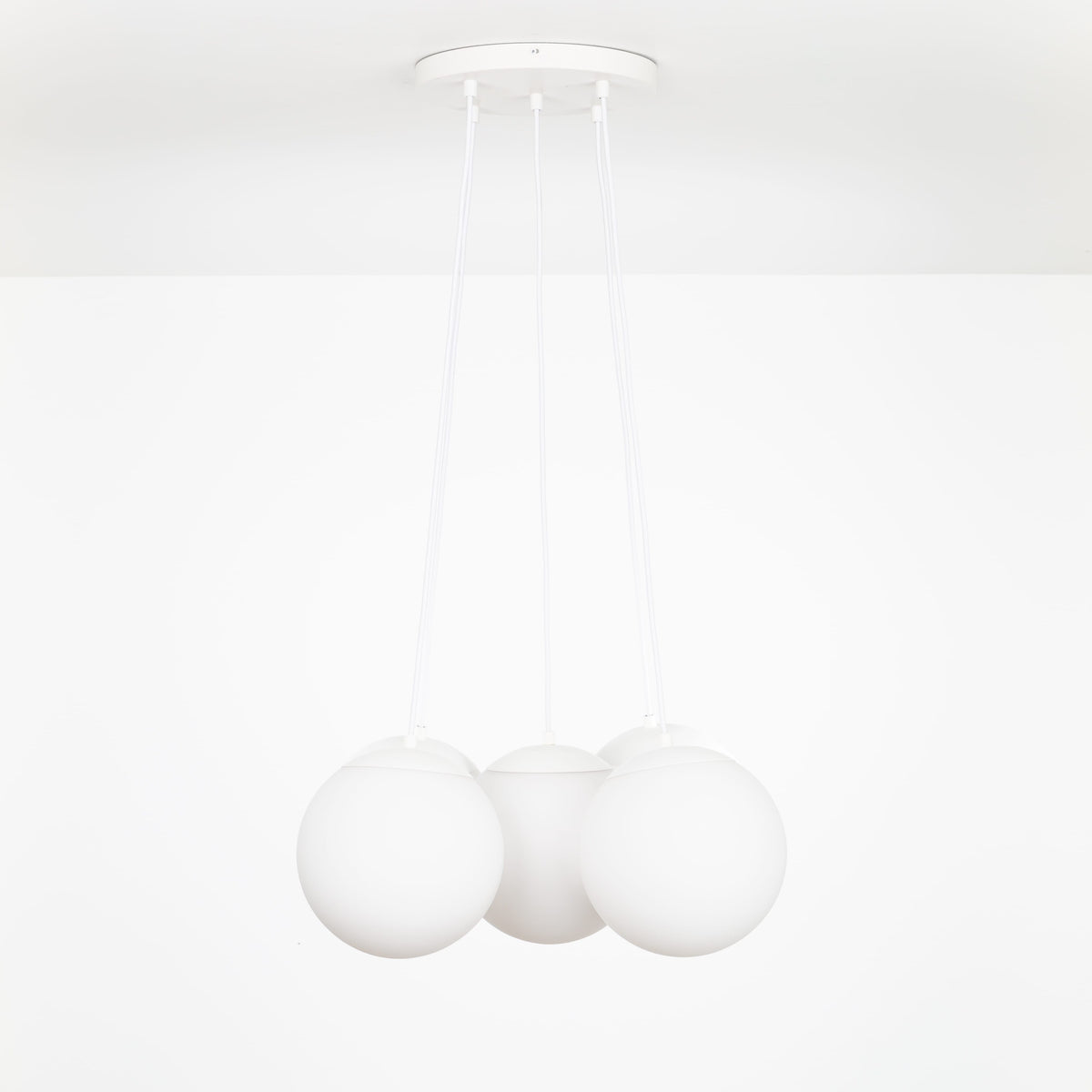 Mod Globe Loop Multiport Chandelier 5 / White / 10in Matte White