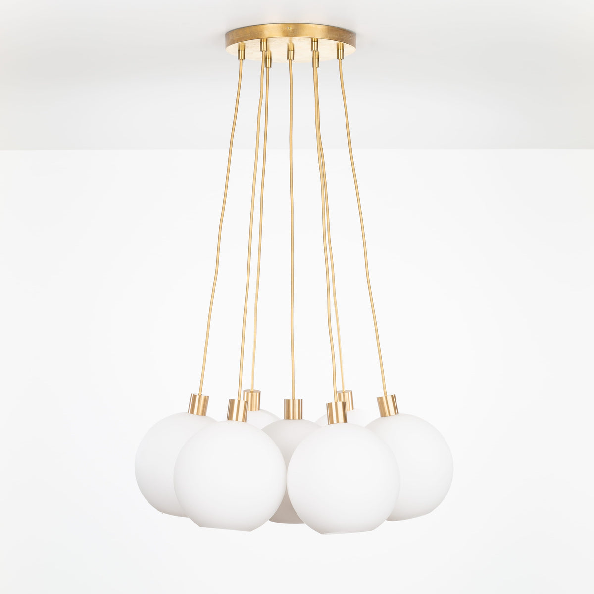 AiO Loop Multiport Chandelier - Glass Globe 7 / Brass / 8in Matte White