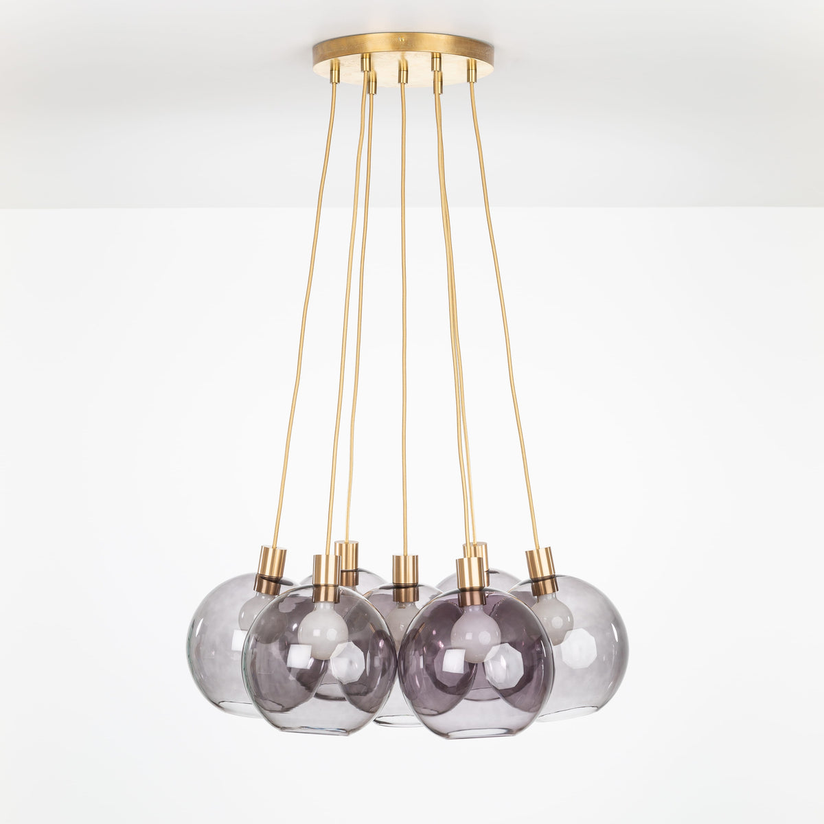 AiO Loop Multiport Chandelier - Glass Globe 7 / Brass / 10in Smoke