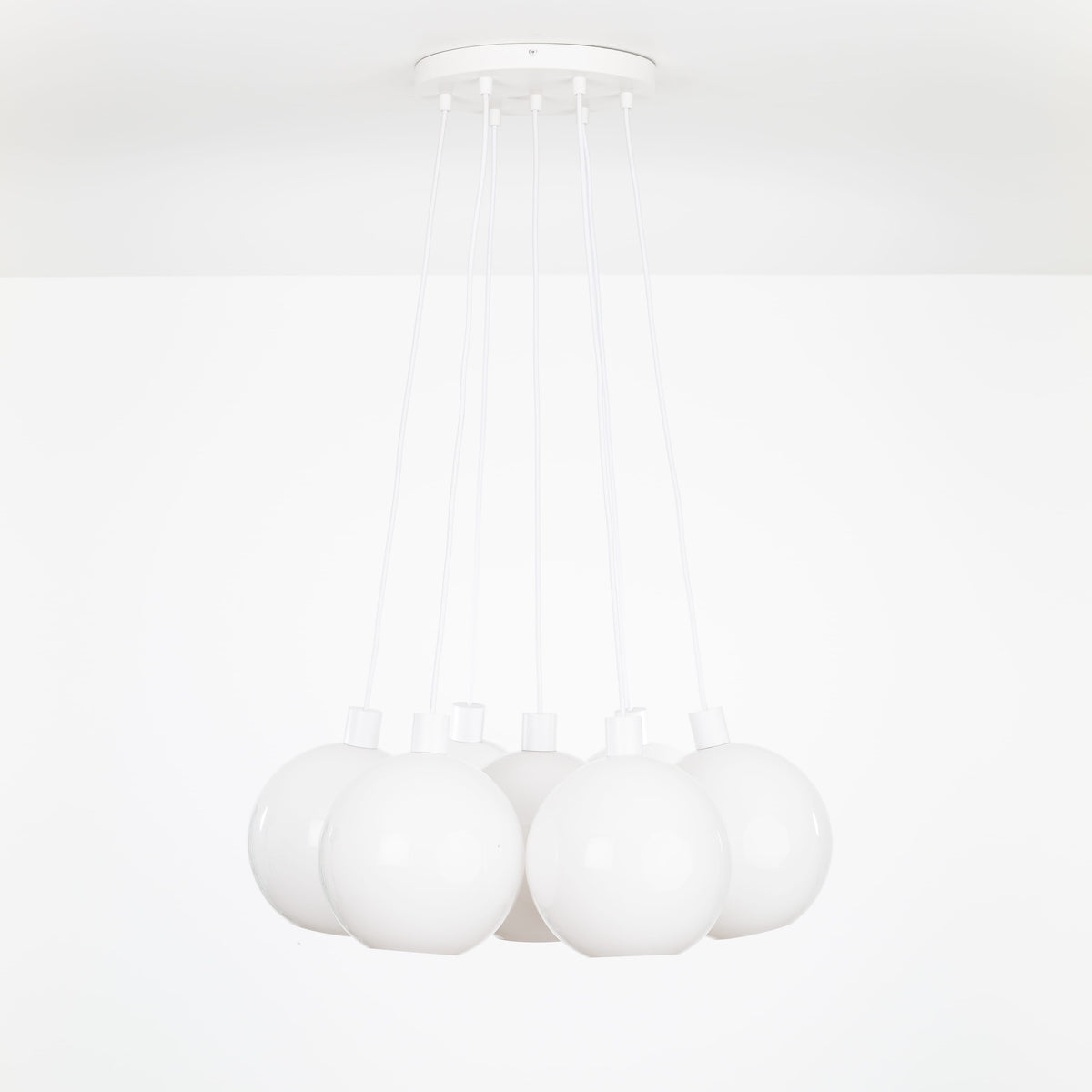 AiO Loop Multiport Chandelier - Glass Globe 7 / White / 10in Milk