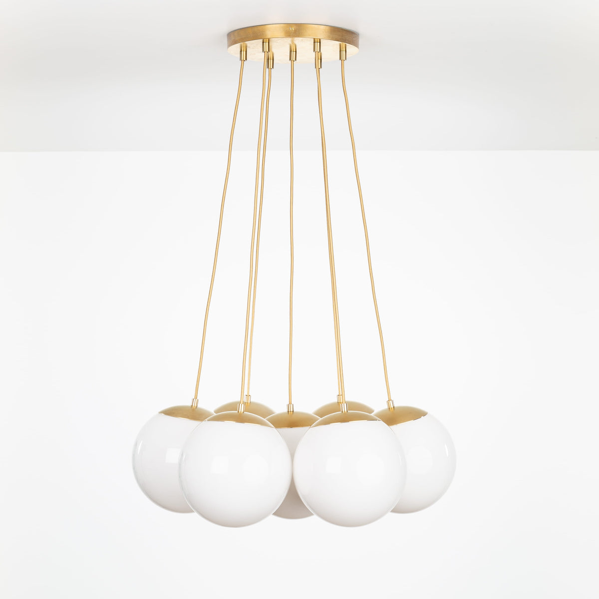 Mod Globe Loop Multiport Chandelier 7 / Brass / 10in Milk