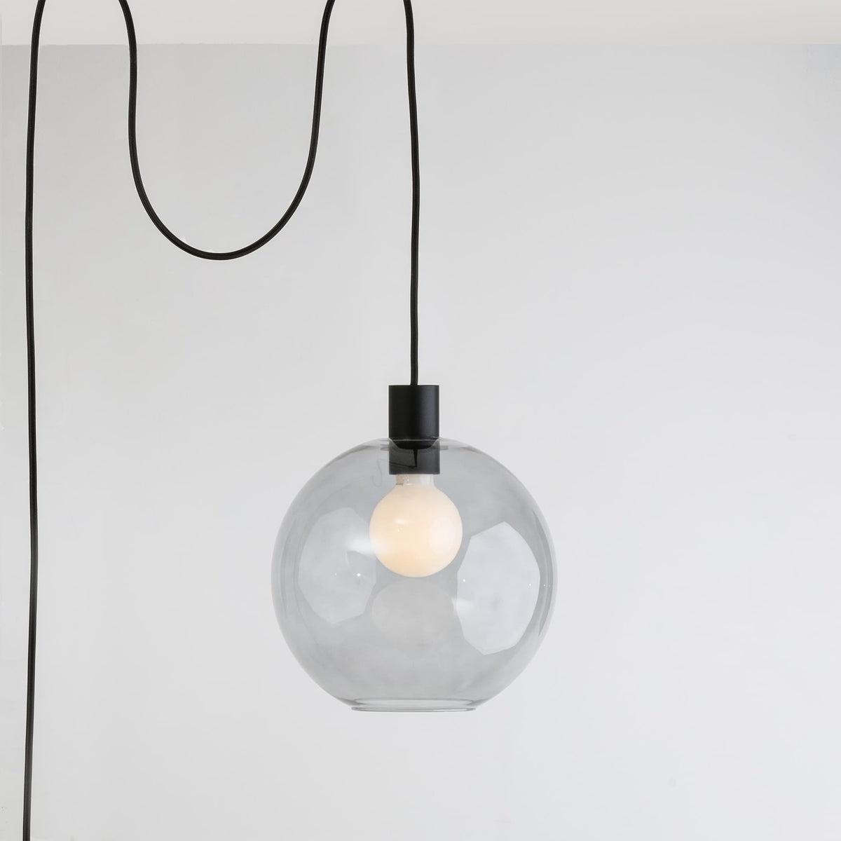AiO Globe Plug-In Pendant | 6", 8", 10", 12" Black / Smoke / 10in