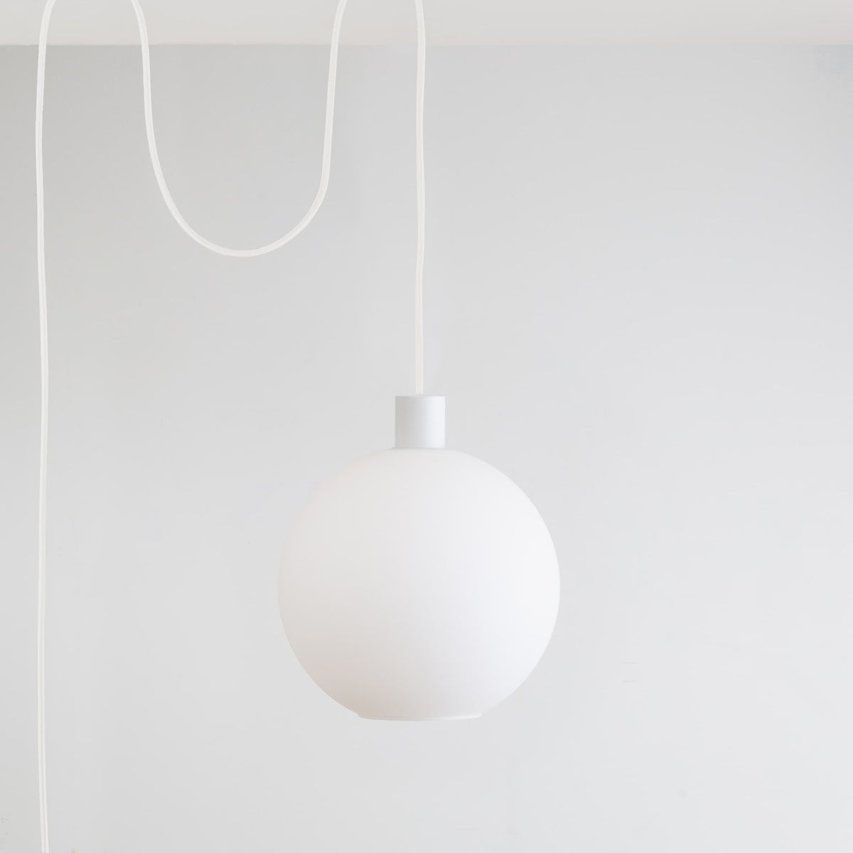 AiO Globe Plug-In Pendant | 6", 8", 10", 12" White / Matte White / 10in