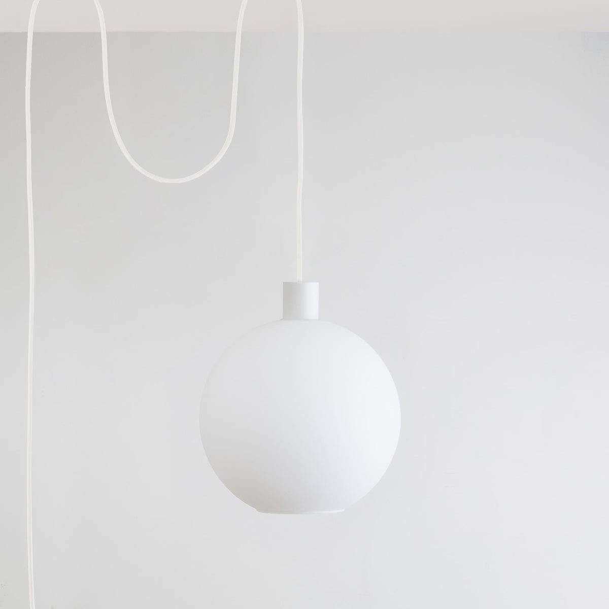 AiO Globe Plug-In Pendant | 6", 8", 10", 12"
