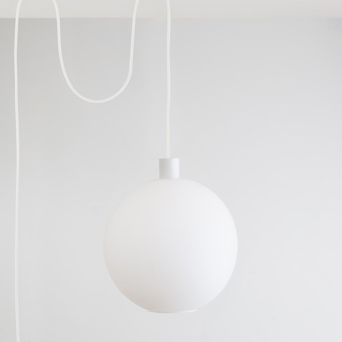 AiO Globe Plug-In Pendant | 6", 8", 10", 12"