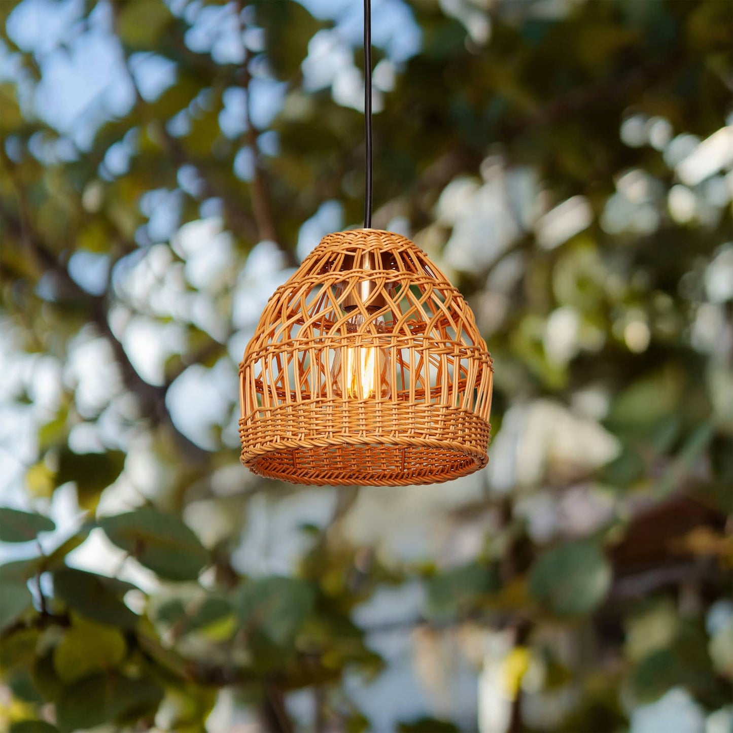 AiO Outdoor Pendant with Mini Market Basket Shade