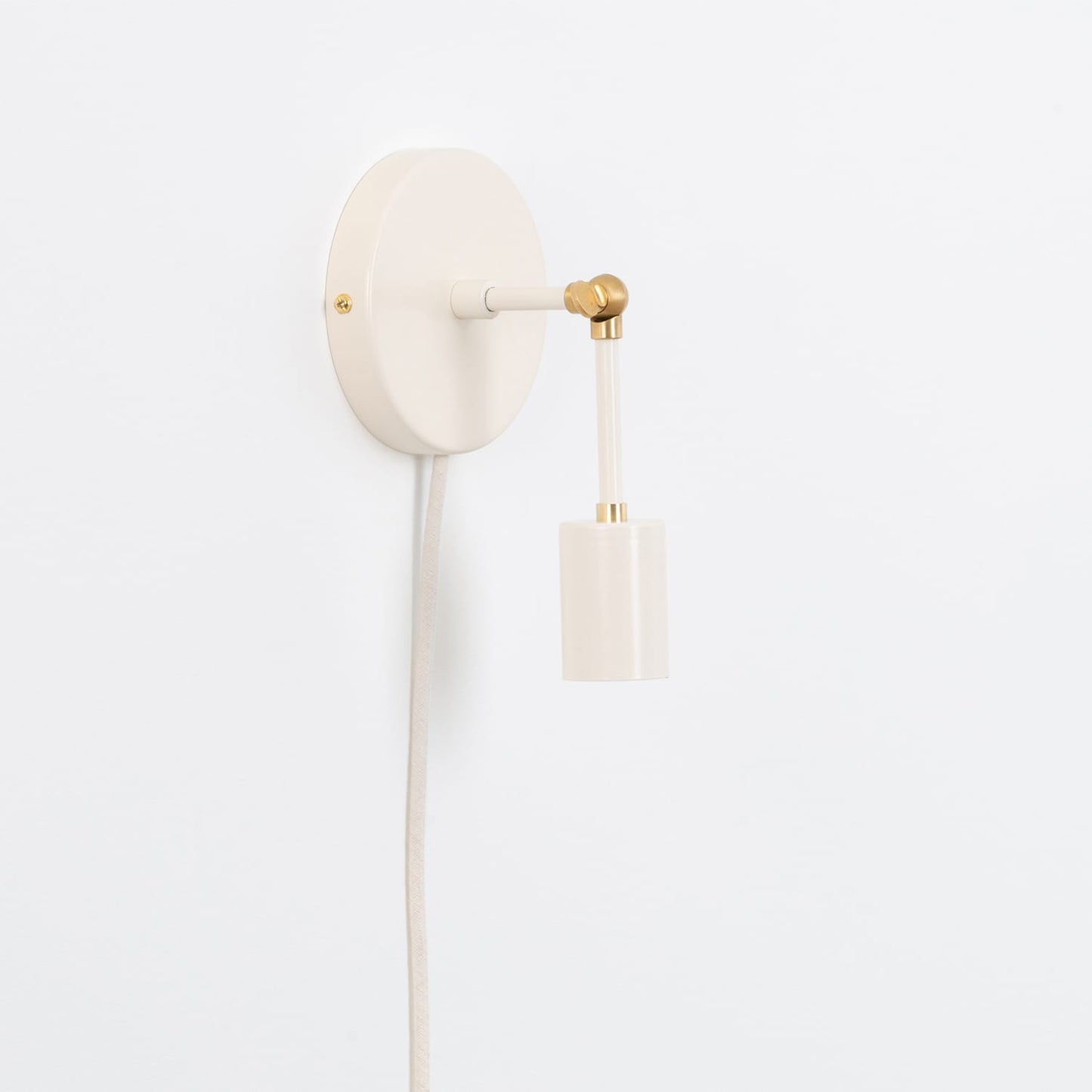 Boutique Hinge Solo Plug-In Sconce