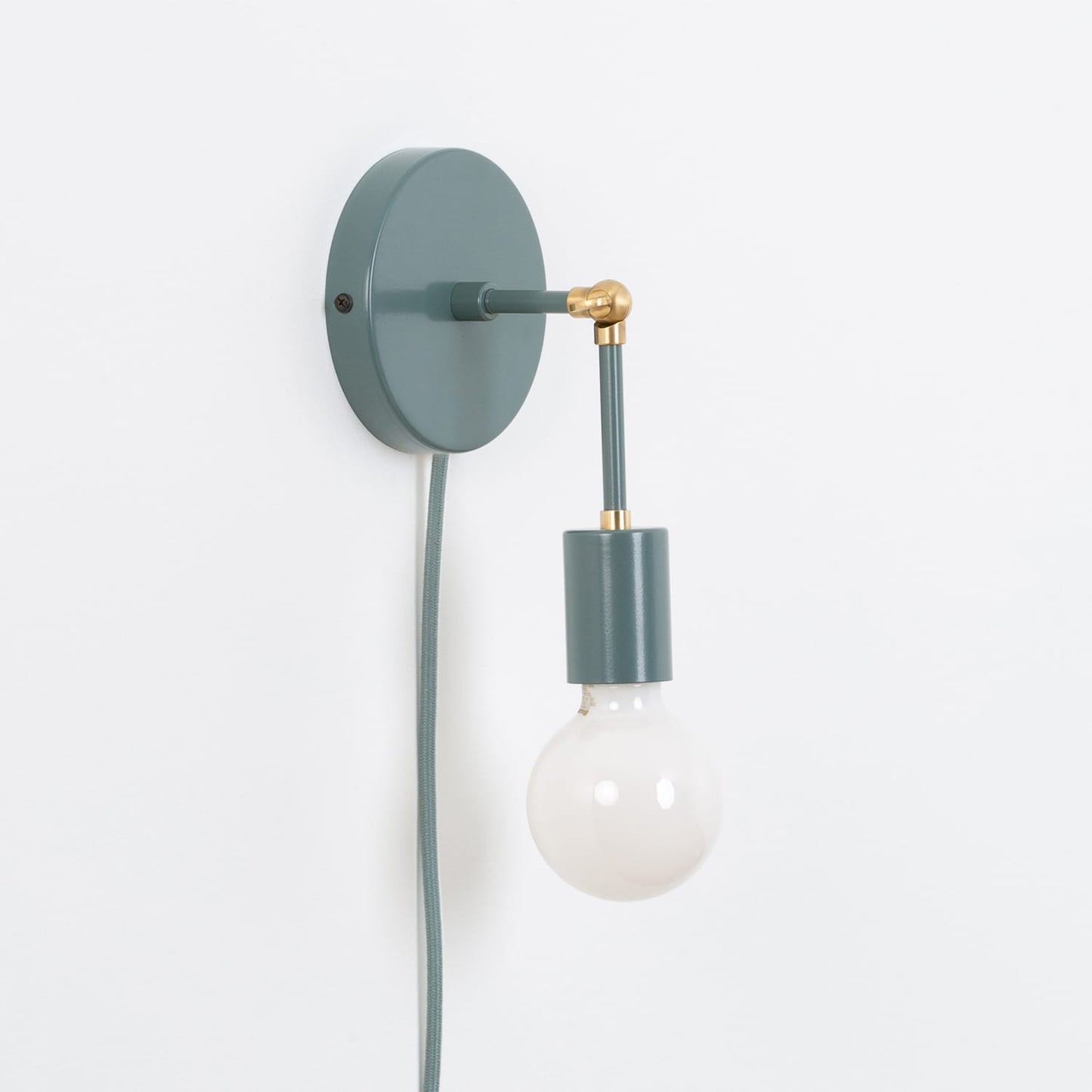 Boutique Hinge Solo Plug-In Sconce
