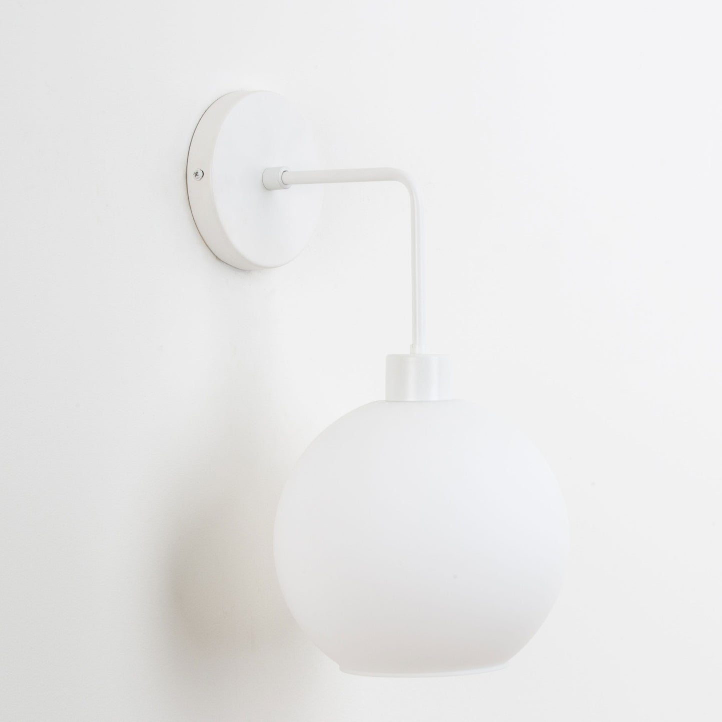 Bend Solo 8in Globe Sconce