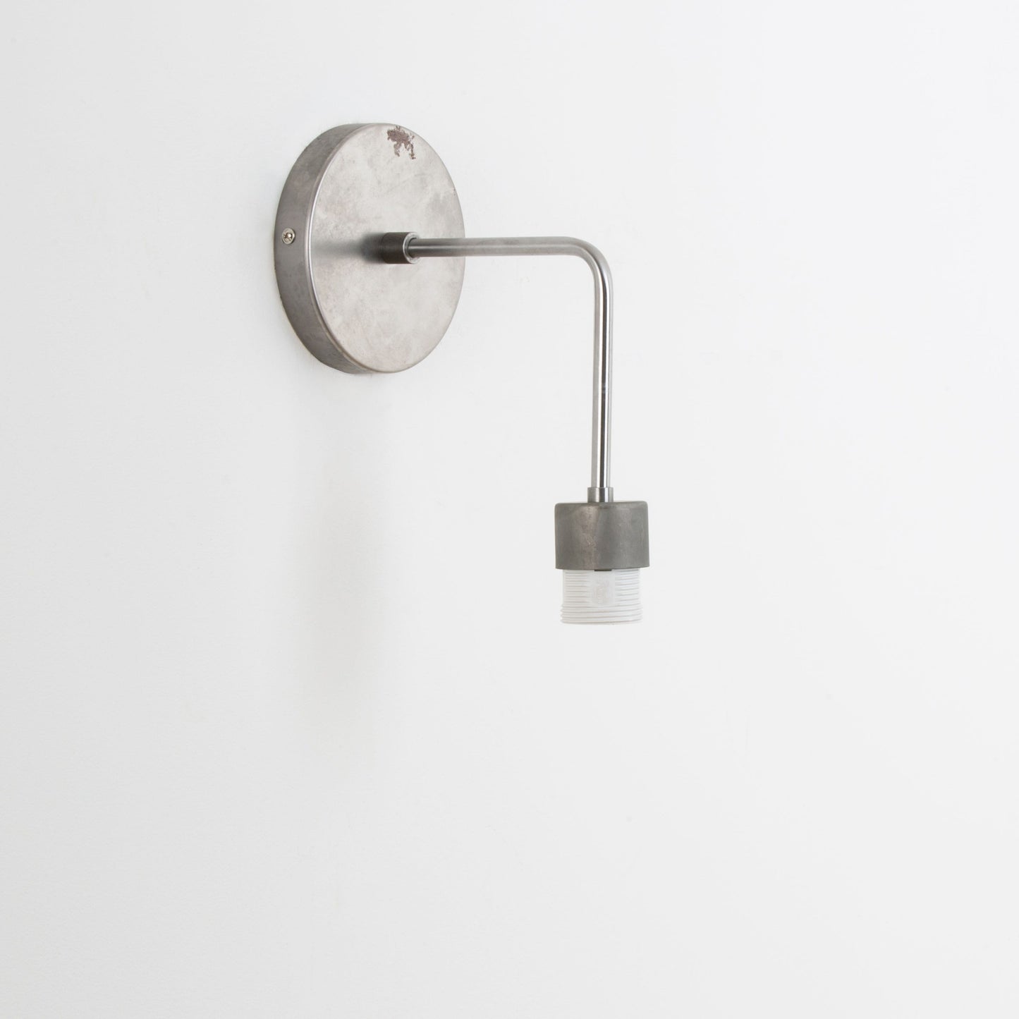 Shade-Ready Bend Solo Sconce