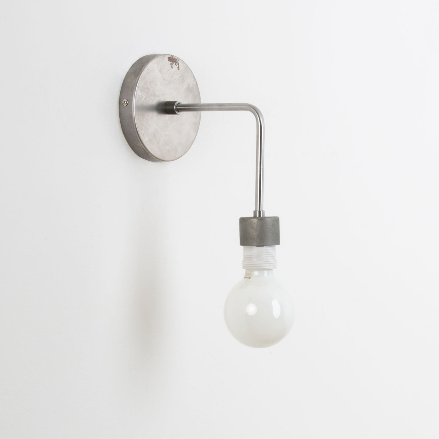 Shade-Ready Bend Solo Sconce