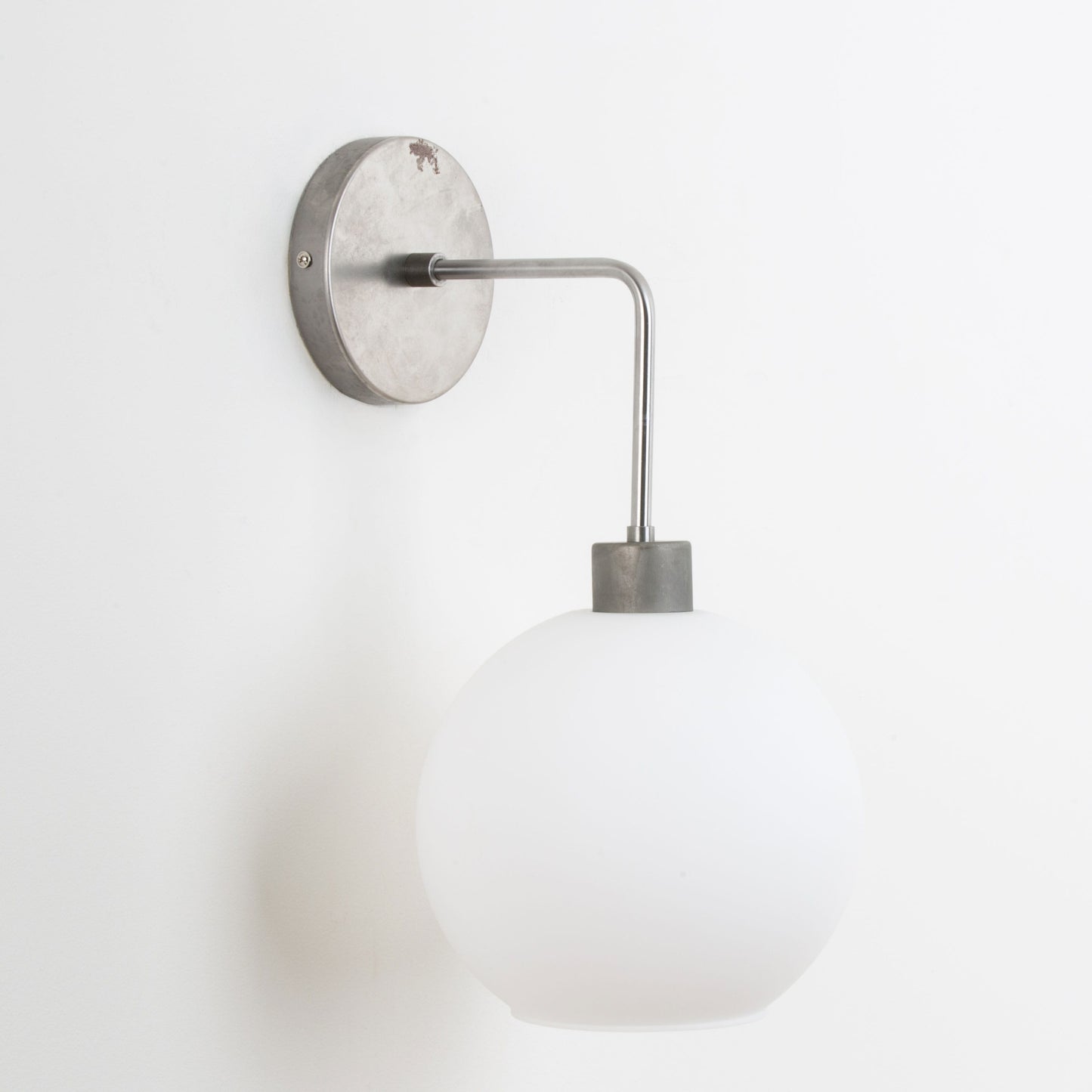 Bend Solo 8in Globe Sconce