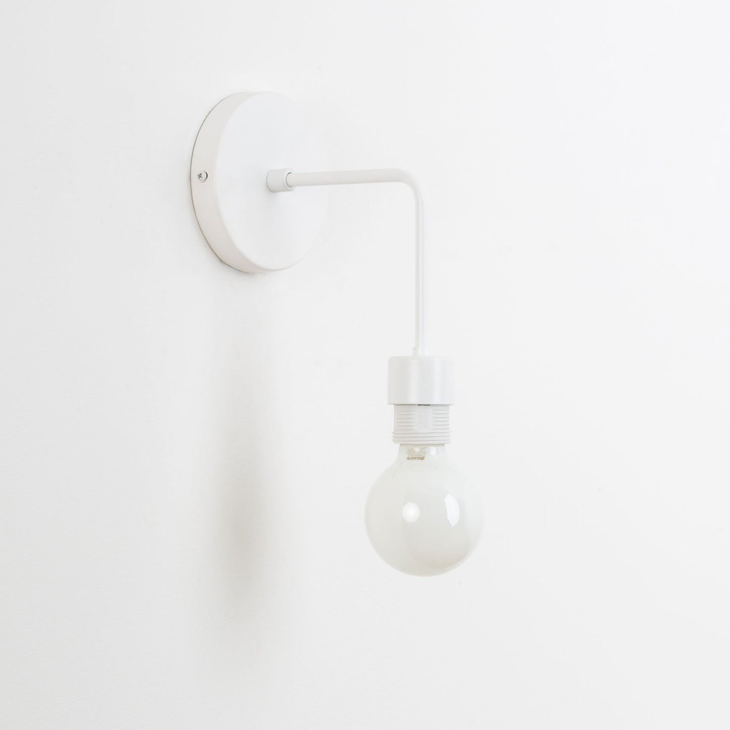 Shade-Ready Bend Solo Sconce