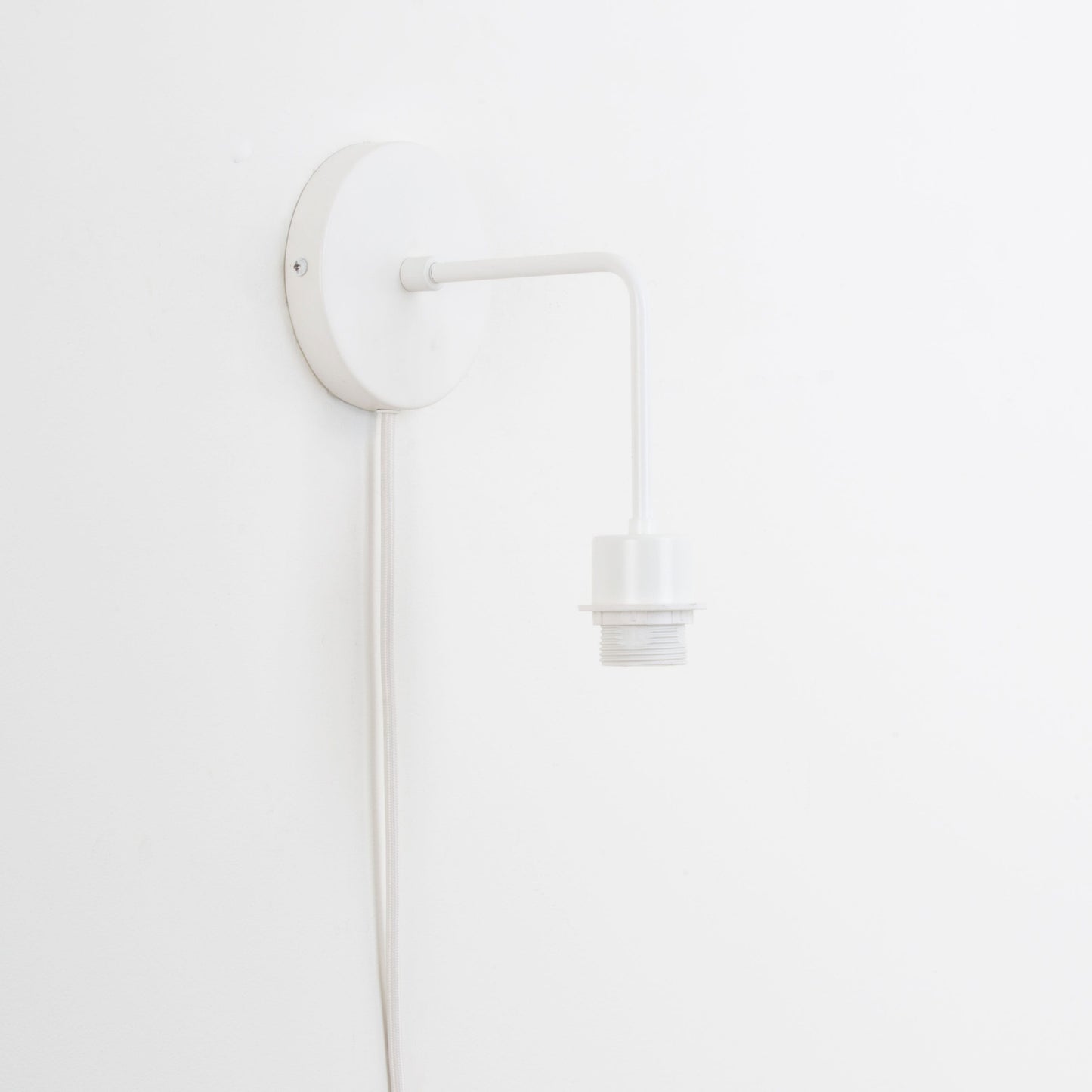 Plug-In Bend Solo Shade-Ready Sconce