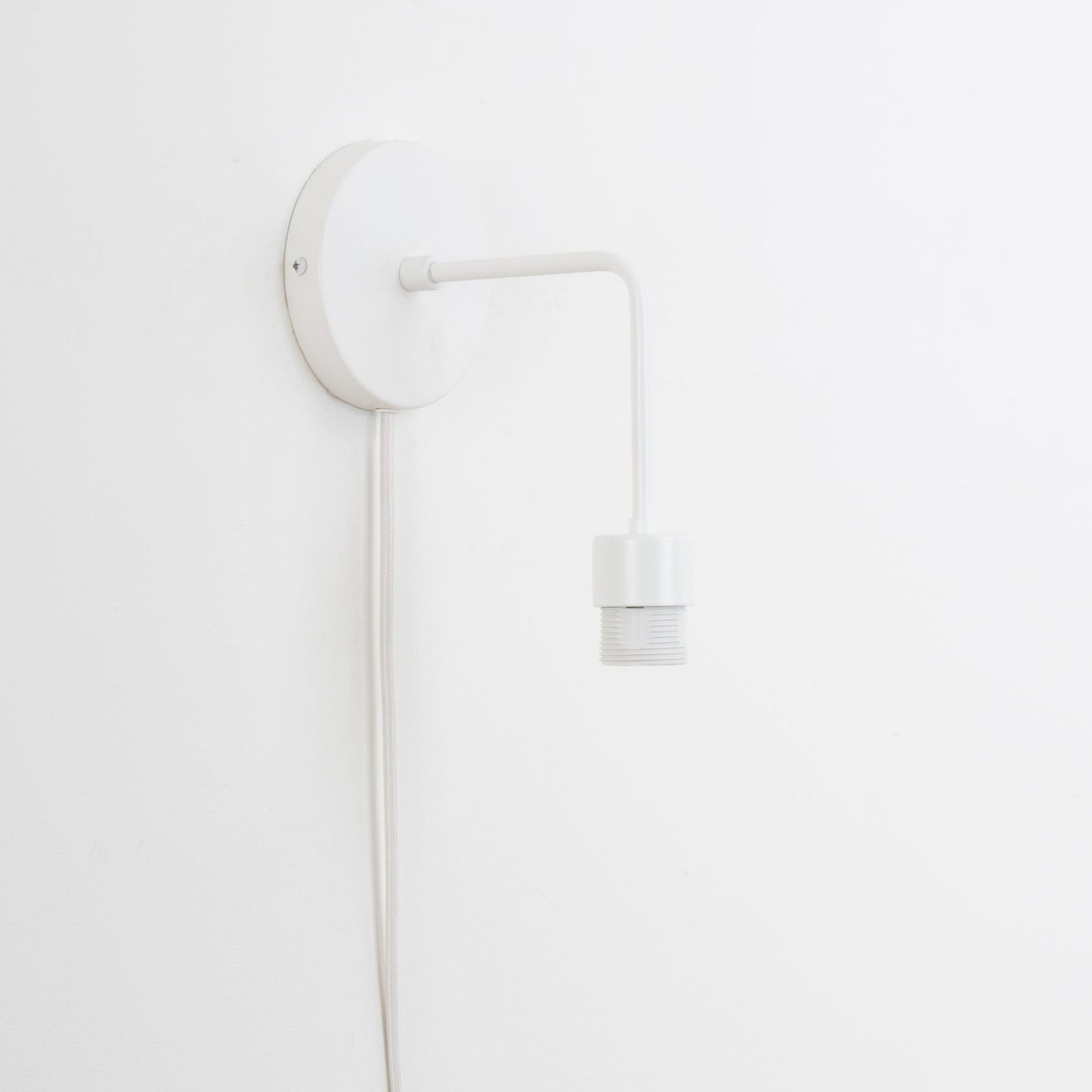 Plug-In Bend Solo Shade-Ready Sconce