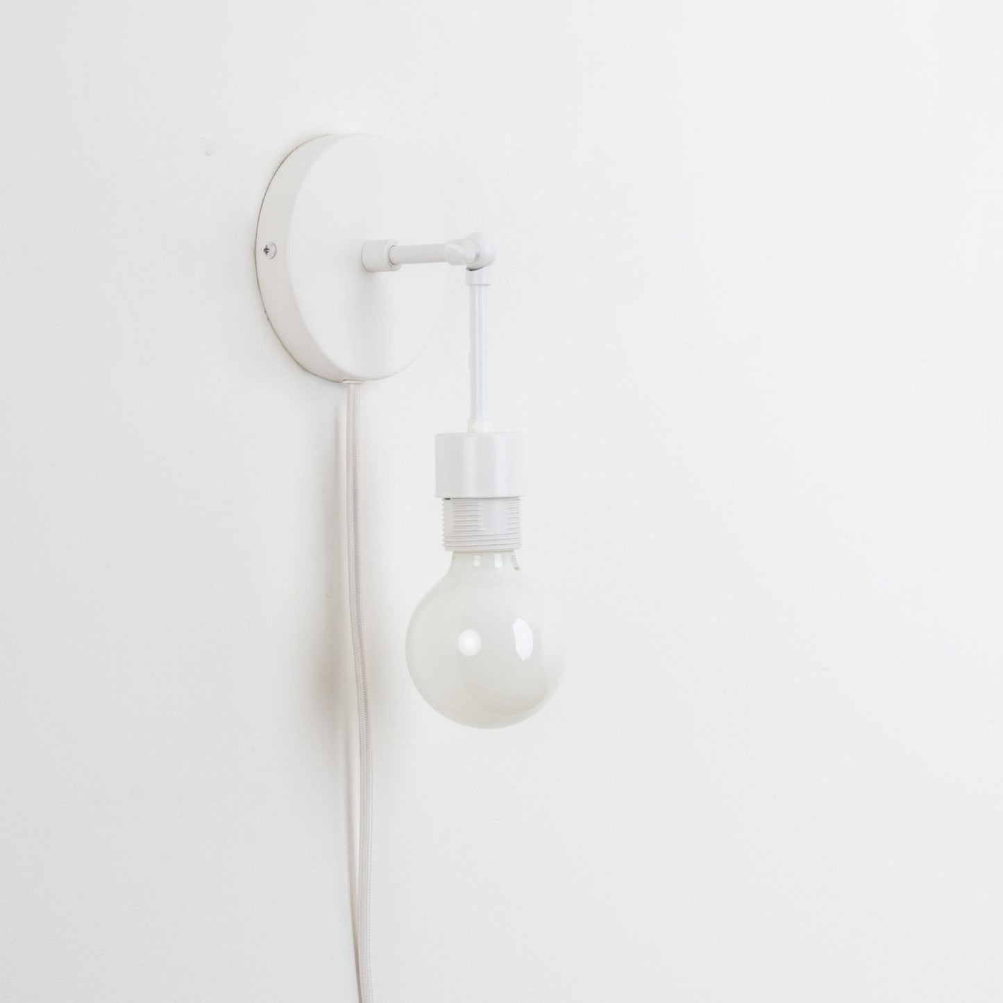 Plug-In Hinge Shade Ready Solo Sconce
