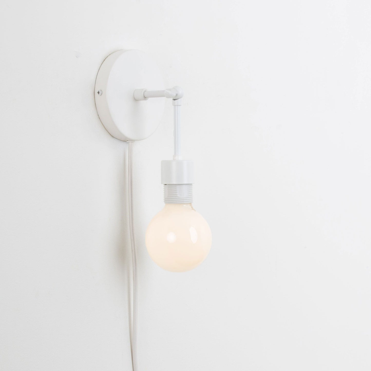 Plug-In Hinge Shade Ready Solo Sconce