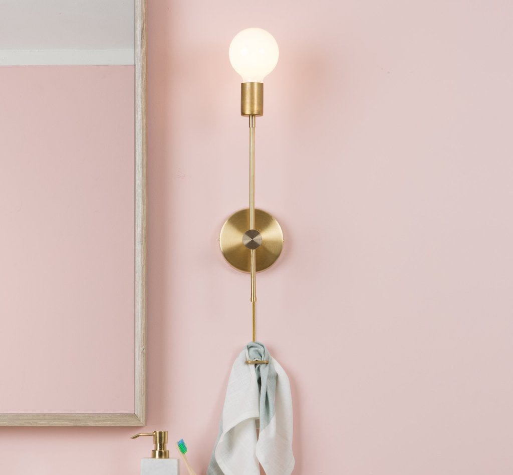 Solo Plug-In Sconce