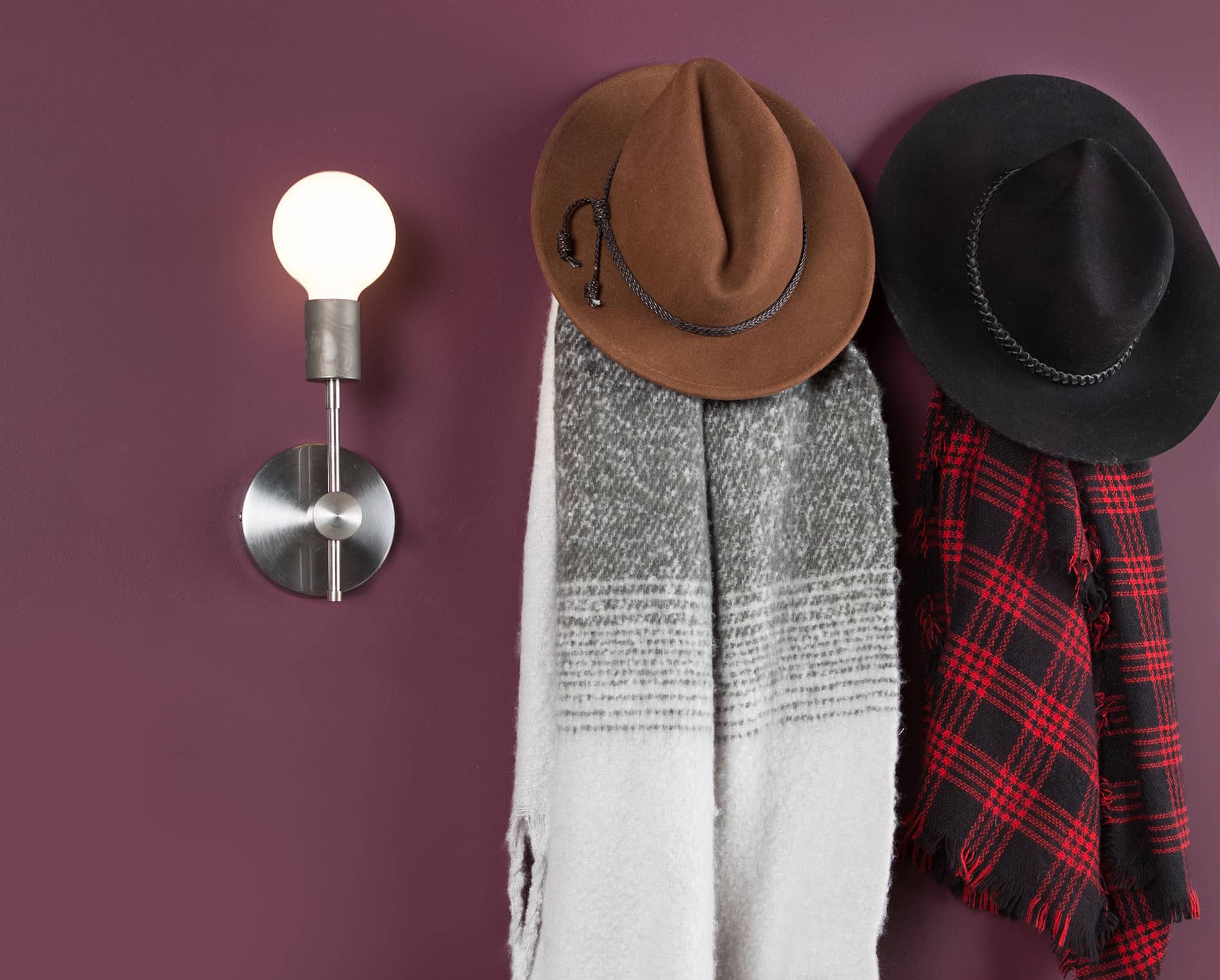 Solo Wall Sconce